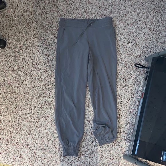 Costco Athletic Joggers Size Small/Medium - Picture 1 of 2
